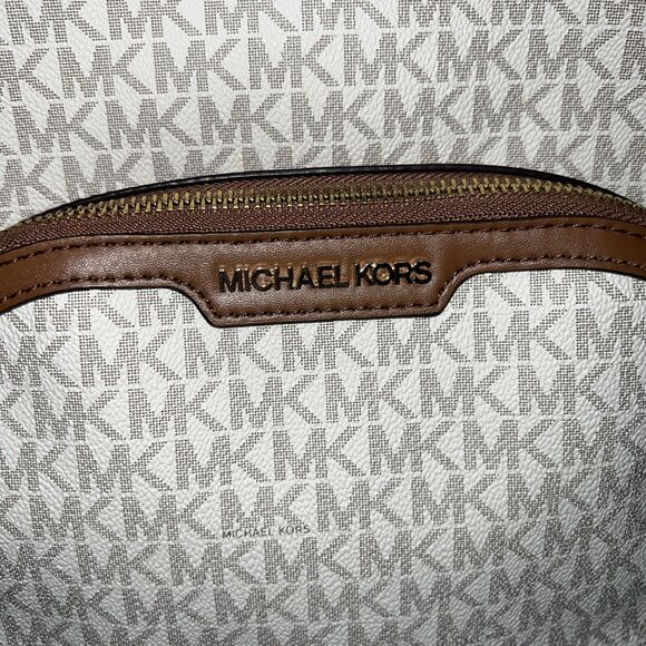 Michael Kors MK Jet Set Monogram Backpack Vanilla Ivory Cream ~ Excellent Cond - Picture 12 of 16